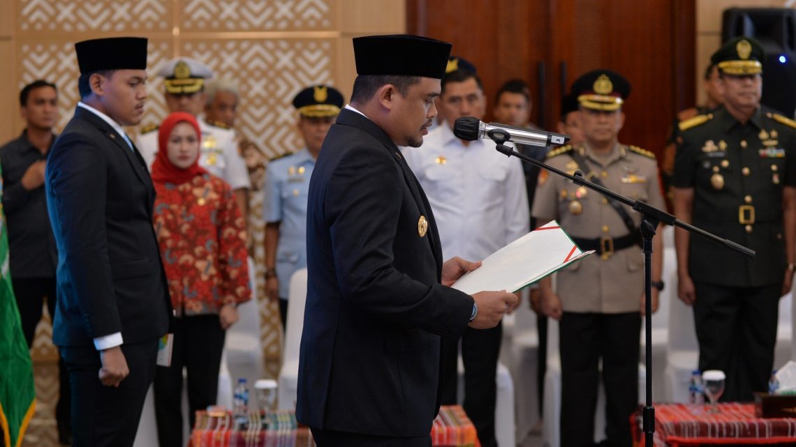 Bobby Nasution Lantik Togap Simangunsong Jadi Sekdaprov Sumut Bobby Nasution Lantik Togap Simangunsong Jadi Sekdaprov Sumut