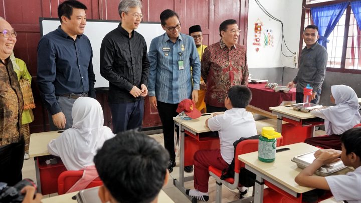 Wali Kota Medan dan Duta Besar Tiongkok Tinjau Pemberian MBG
