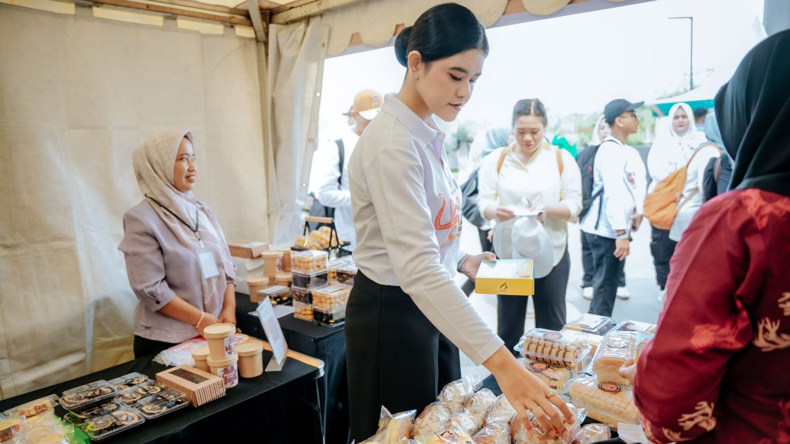 Kahiyang Ayu Bersama Ketua Dekranasda Seluruh Indonesia Berkunjung ke IKN Kahiyang Ayu Bersama Ketua Dekranasda Seluruh Indonesia Berkunjung ke IKN