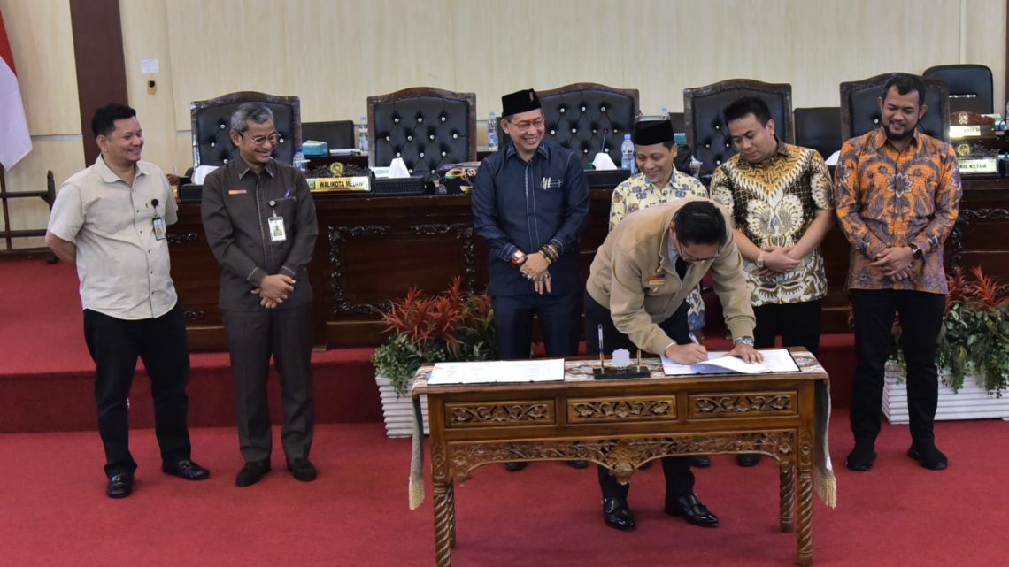 DPRD-Walikota MedanTandatangani Nota Kesepakatan KUA-PPAS P-APBD TA 2025 DPRD-Walikota MedanTandatangani Nota Kesepakatan KUA-PPAS P-APBD TA 2025