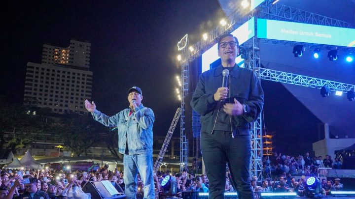 Fajar Noor dan Armada Meriahkan Panggung Hiburan Rakyat Colorful Medan Carnival 2025
