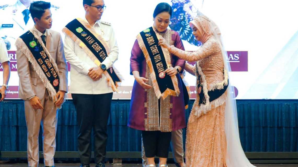 Rico Waas dan Airin Rico Waas Dinobatkan sebagai Ayah Bunda GenRe Kota Medan