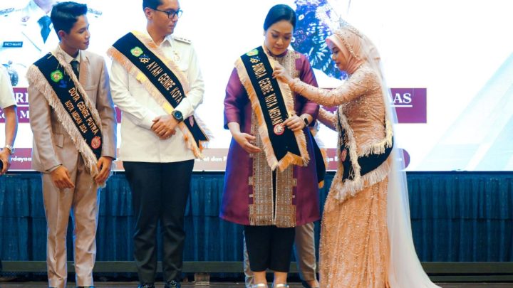 Rico Waas dan Airin Rico Waas Dinobatkan sebagai Ayah Bunda GenRe Kota Medan