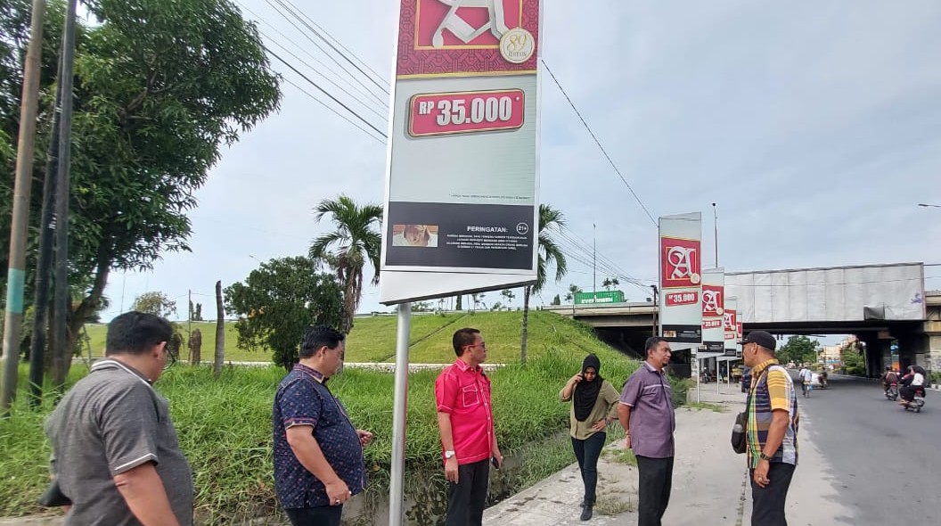DPRD Medan Desak Satpol PP Bongkar Billboard di Jalan Letda Sujono