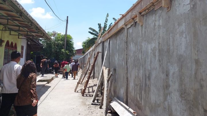 DPRD: Bangunan Tembok Pagar PT KIM di Mabar Harus Miliki Izin