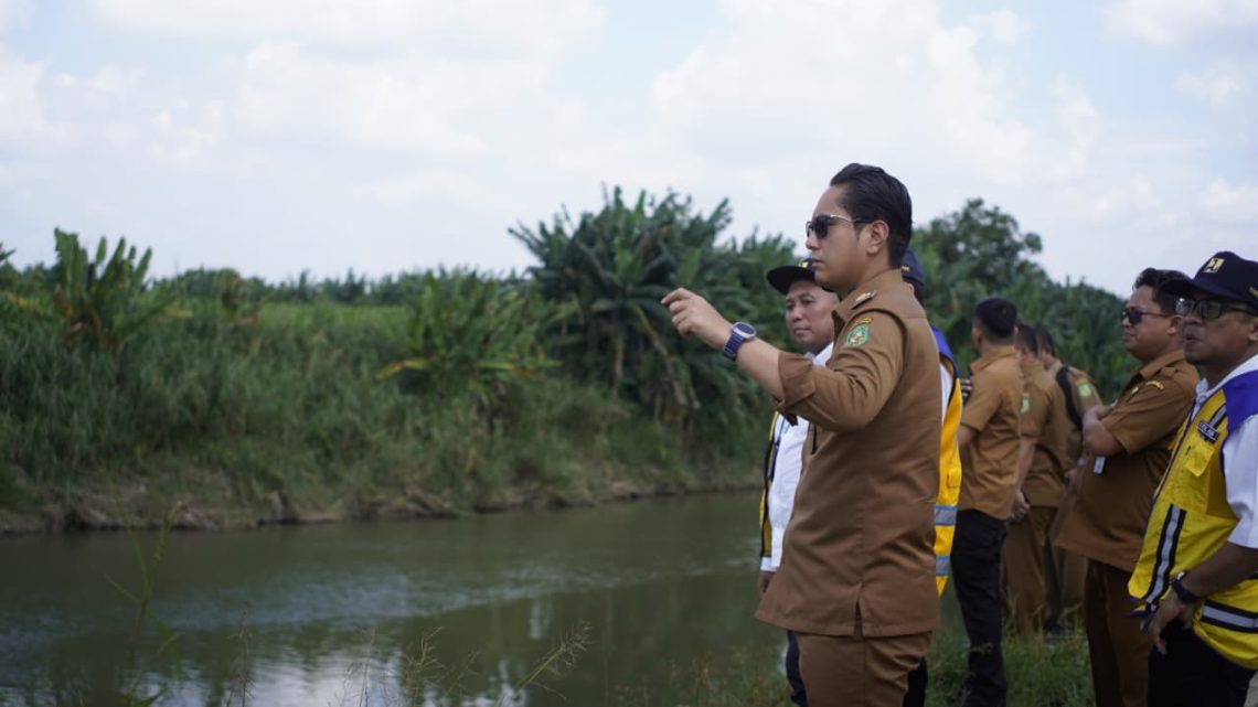 Rico Waas Tinjau Pekerjaan Floodway Sikambing-Belawan