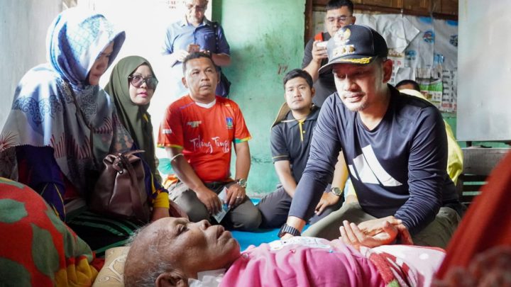 Wujud Empati Kepada Masyarakat, Wali Kota Tebing Tinggi Kunjungi Keluarga Pedagang Pasar Gambir dan Pasien RSUD