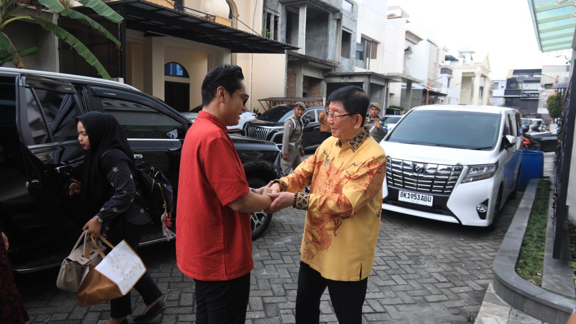 Perayaan Imlek 2577, Rico Waas Kunjungi Rumah Tokoh Thionghoa Sumut
