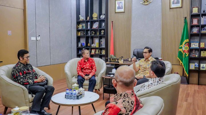 Rico Waas : Apoteker Berperan Penting dalam Perawatan dan Edukasi Obat kepada Masyarakat