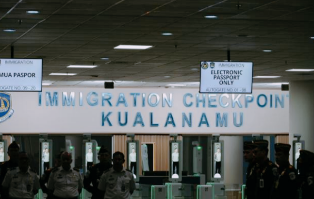 Imigrasi Medan Gagalkan Keberangkatan 13 WNI Diduga Calon Haji Non-Prosedural di Bandara KNIA