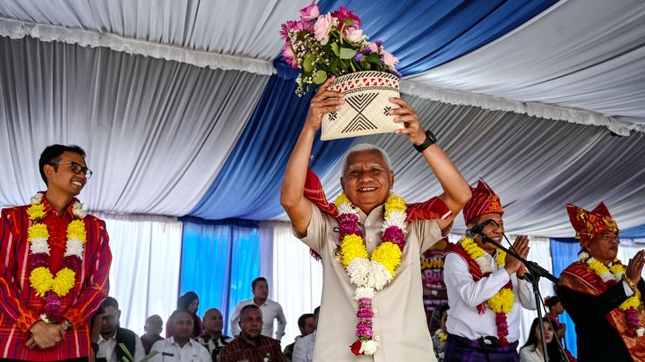 Semarak Festival Bunga dan Buah 2026, Wagub Sumut dan Menkop Lepas Pawai di Berastagi