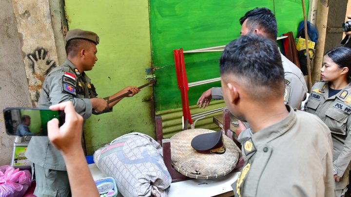 PD Aneka Industri dan Jasa Sumut Tertibkan Aset Eks Bioskop Ria Binjai