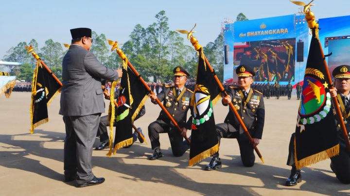 Kado Istimewa di Hari Bhayangkara ke-80, Kapolda Sumut Whisnu Hermawan Terima Langsung Nugraha Sakanti dari Presiden Prabowo