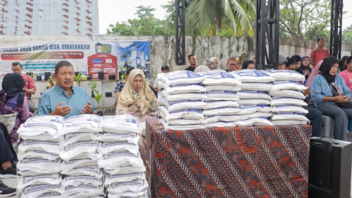 Wali Kota Tebing Tinggi Turun Tangan Langsung, Pastikan Penyaluran Bantuan Beras Tahap Pertama Tepat Sasaran