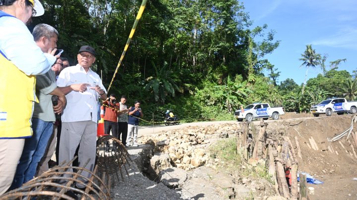 Wagub Surya Pastikan Pembangunan Bronjong Jalan Miga-Lolowua Tepat Waktu