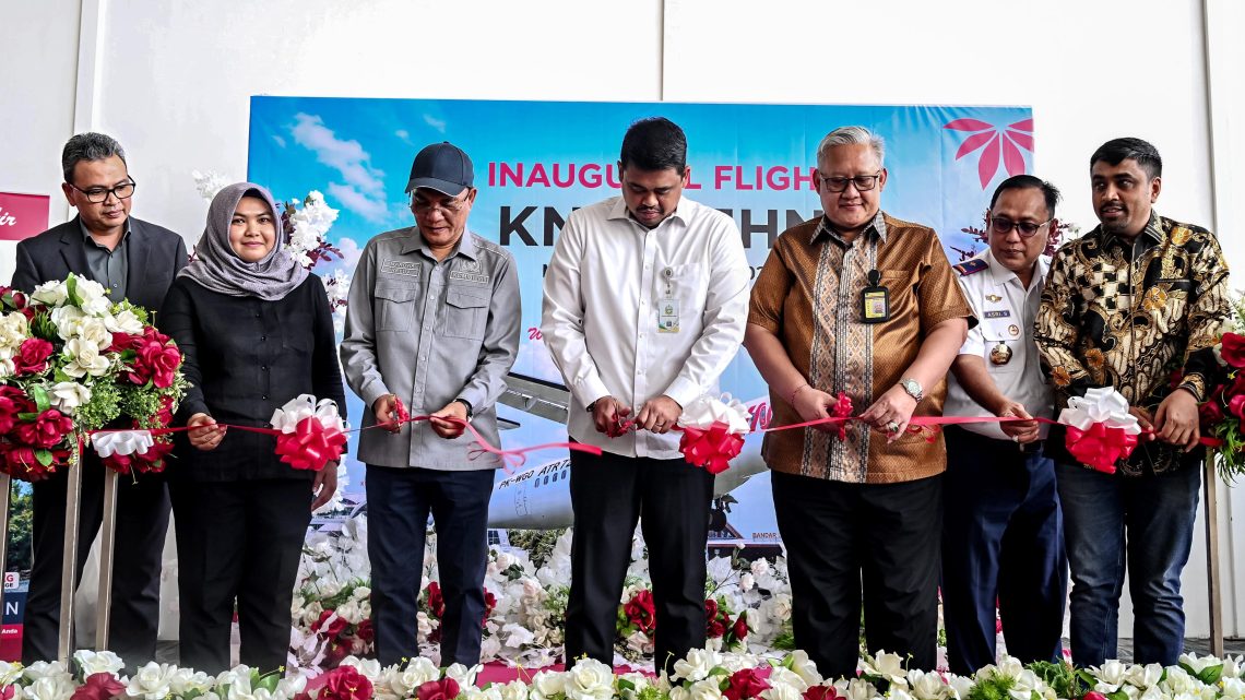 Bobby Nasution Resmikan Penerbangan Perdana Kualanamu–Madina, Pangkas Waktu Tempuh dan Perkuat Konektivitas