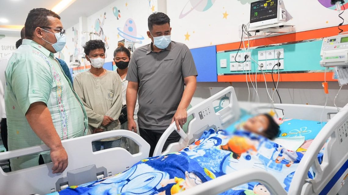 Gubernur Bobby Jenguk Siswi SMKN 1 Berastagi Dirawat Intensif, Minta Kasus MBG Tak Berulang