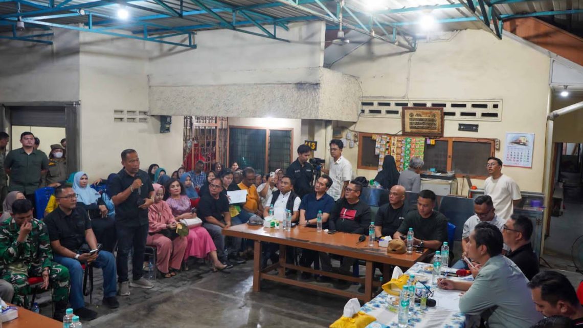 Rico Waas Malam Mingguan di Medan Tembung, Pastikan Jalan dan Drainase Rusak Dibangun Tahun Ini