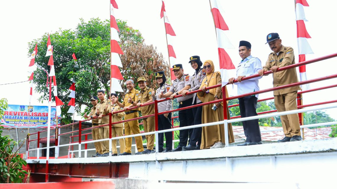 Wali Kota Tebing Tinggi dan Kapolres Resmikan Jembatan Merah Putih