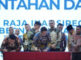 Di Depan Wamendagri dan Pimpinan KPK, Rico Waas Teken Komitmen Berantas Korupsi di PBJ dan Anggaran