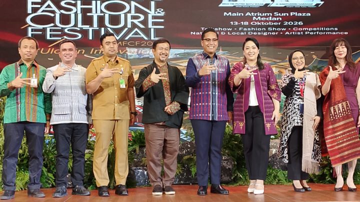 Wali Kota Rico Waas Buka Medan Fashion & Culture Festival 2026, Usung ‘Ulos In Innovation’ di Sun Plaza